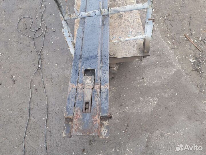 Стойки на полуприцеп