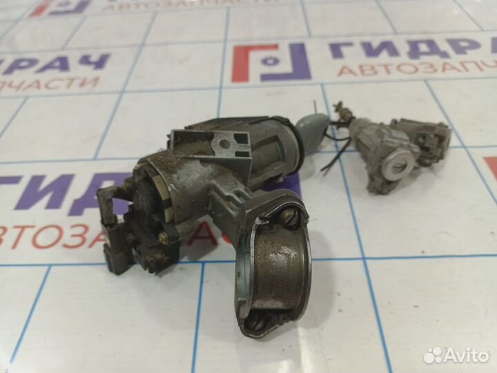 Замок зажигания Toyota Corolla (E120) 45280-02050