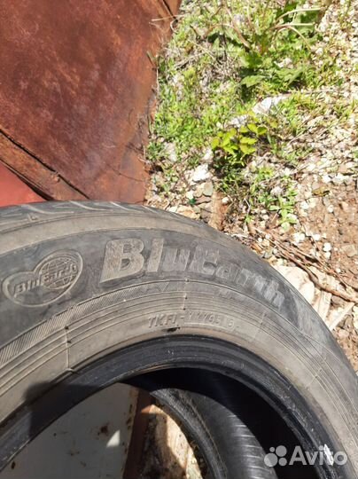 Yokohama BluEarth AE01 215/60 R16 99H