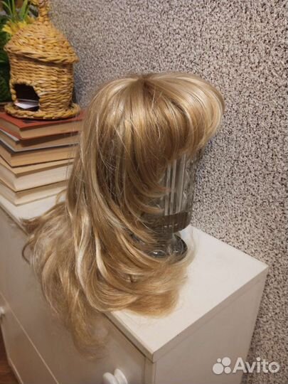 Парик новый светлый светло-русый