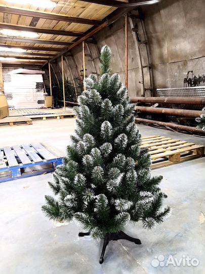 Ёлка искусственная с белыми кончиками