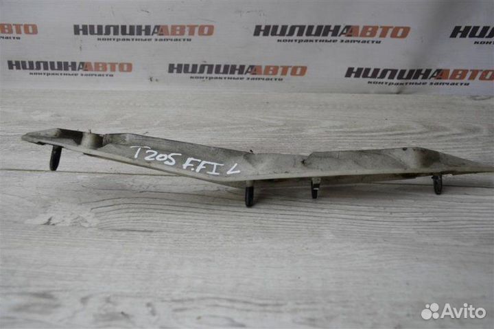 Кронштейн переднего бампера левый Ford Focus 1