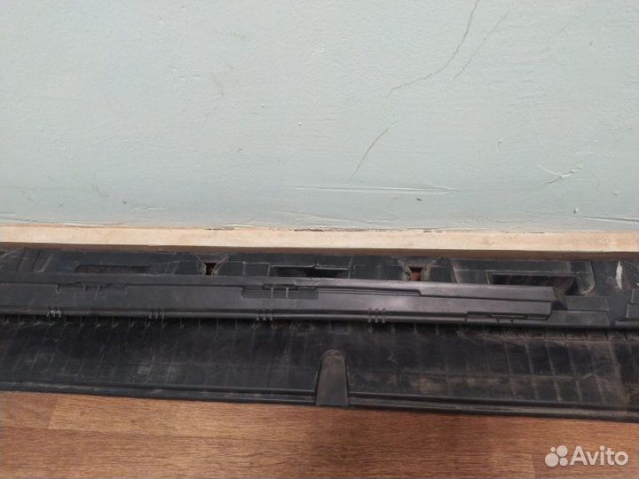 Кронштейн подножки левый Mercedes Gle-Class 166