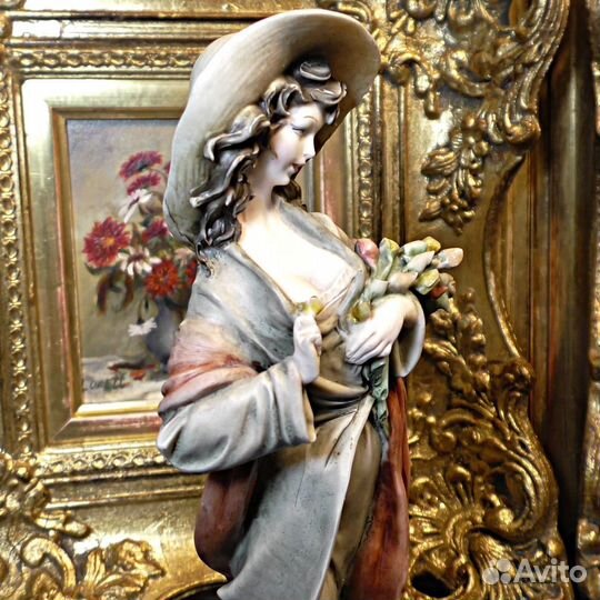 Bruno Merli.Красавица с цветами.Статуэтка.Италия