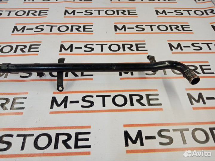 Патрубок системы охлаждения левый Mercedes-Benz