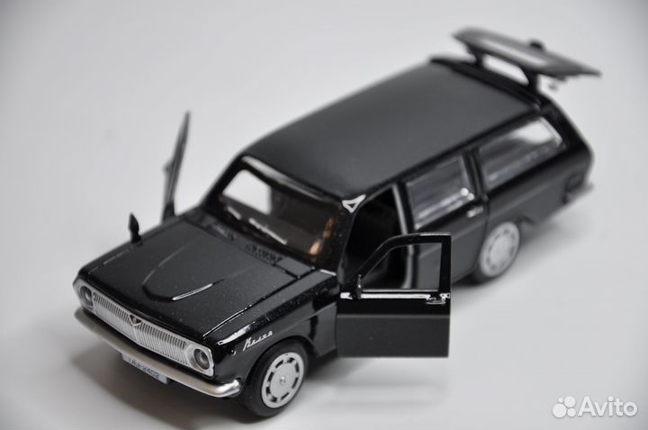 Модель автомобиля газ-2402 волга металл