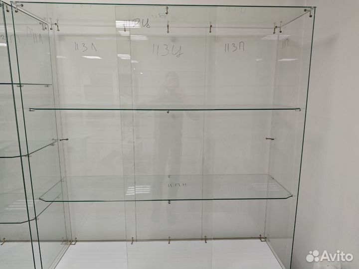 Стеклянный шкаф витрина, стеллаж
