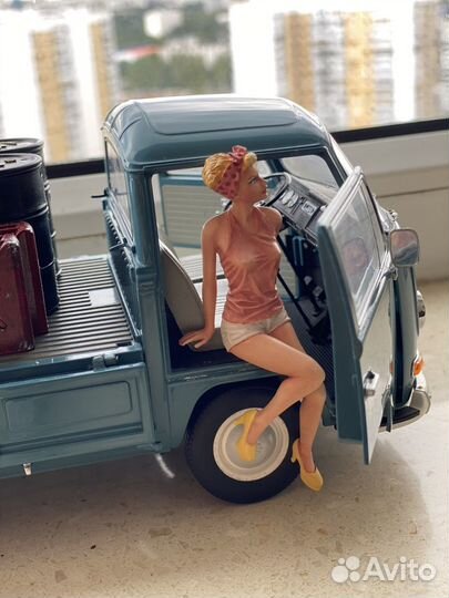 1/18 Schuco VW Transporter T2