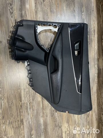 Обшивка двери задней правой