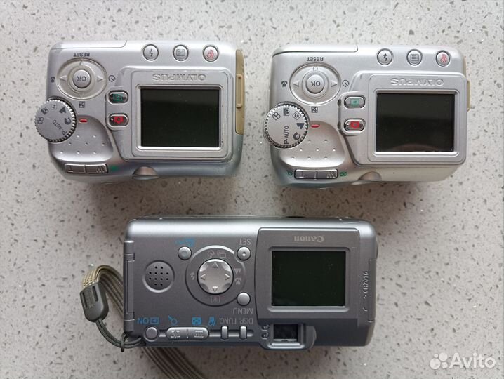 Три нерабочих фотоаппарата