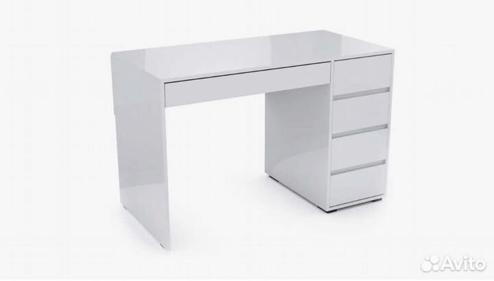 Письменный стол