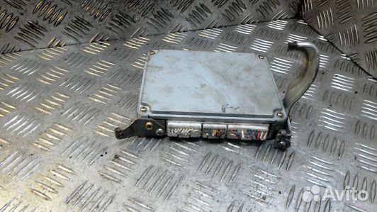 Блок управления двигателем toyota RAV 4 ZCA2 (91Z1