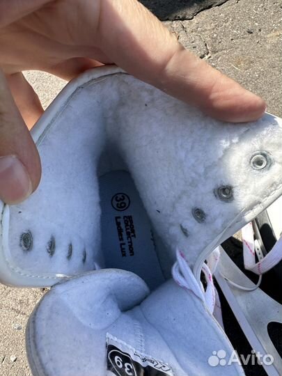 Коньки женские белые, р-р 39