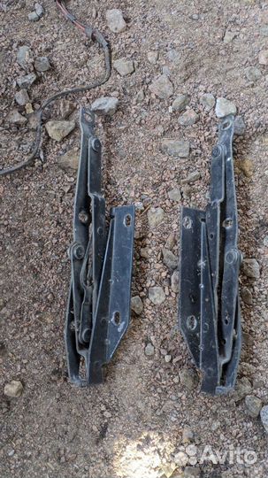 Петля капота Mercedes Benz Vito W638