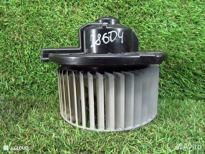 Мотор печки на toyota celica ZZT230 1ZZ-FE