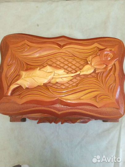 Шкатулка из дерева