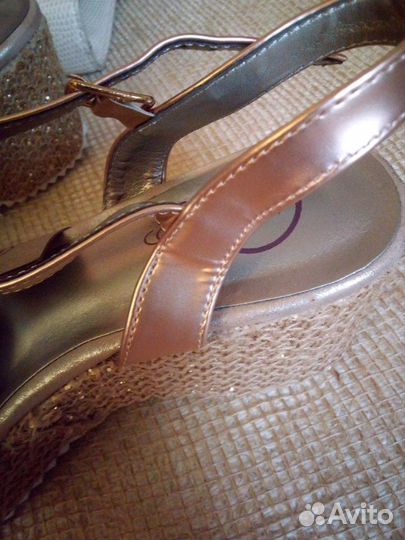 Обувь женская босоножки 38 размер новые Испания