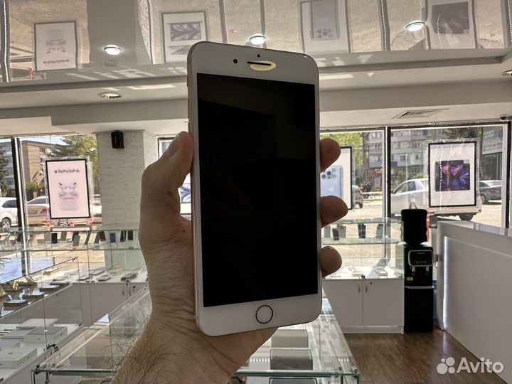 iPhone 8 Plus, 64 ГБ