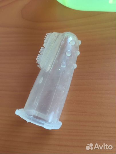 Зубная щетка - напальчник