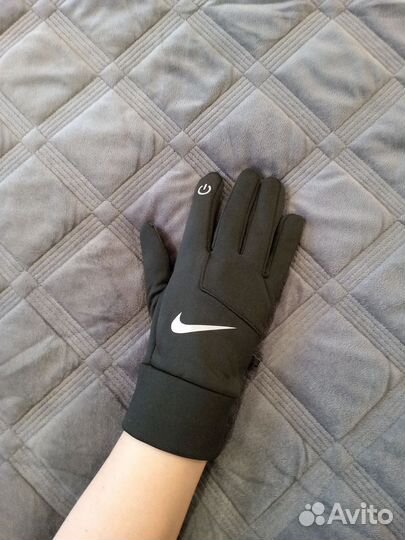 Перчатки Nike