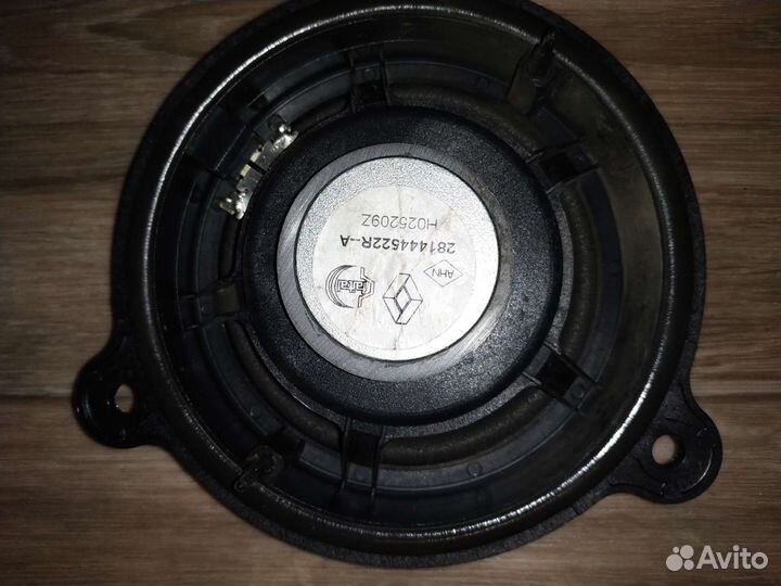 Штатная акустика Веста