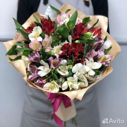 Моно-букет из альстромерий