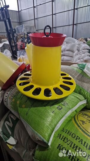 Кормушки и поилки