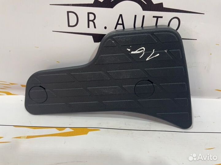 Накладка на порог задняя левая Toyota Land Cruiser