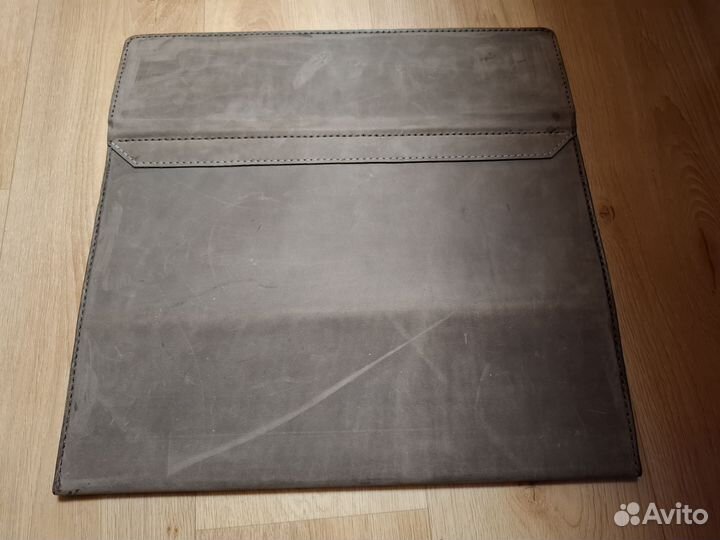 Кожаный чехол на нетбук