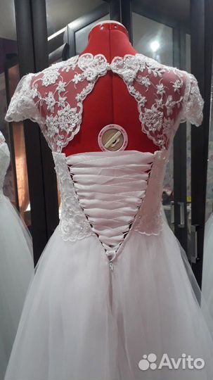 Пошив одежды, швея