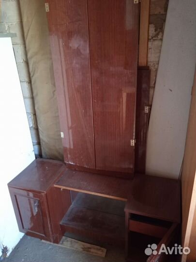 Трюмо с зеркалом