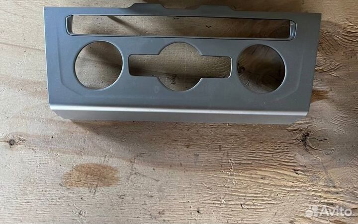 Рамка блока управления климатом VW Passat B8