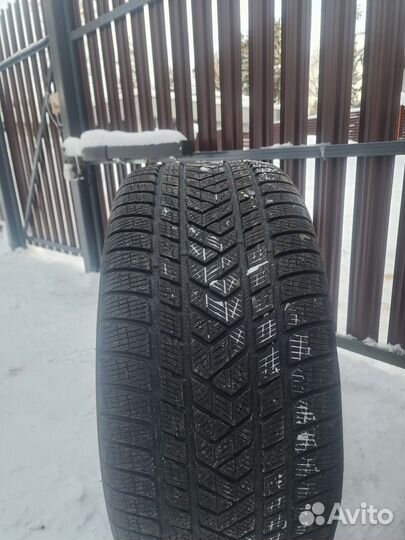 Pirelli Scorpion Winter 295/40 R21