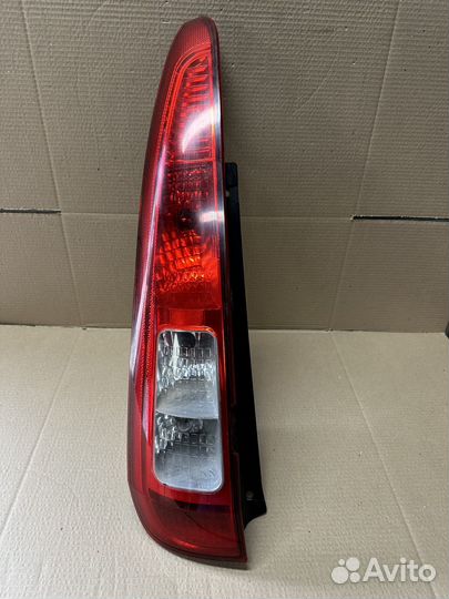 Фонарь задний левый Ford Fusion