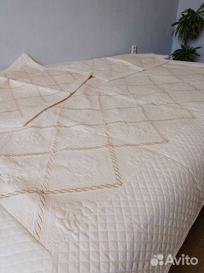 Новый комплект покрывало + 2 наволочки (сатин)