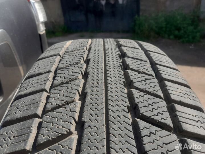 Triangle Snowlink TWT02 215/70 R16