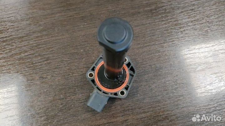 Датчик уровня масла в двигателе Bmw 5 Series E60