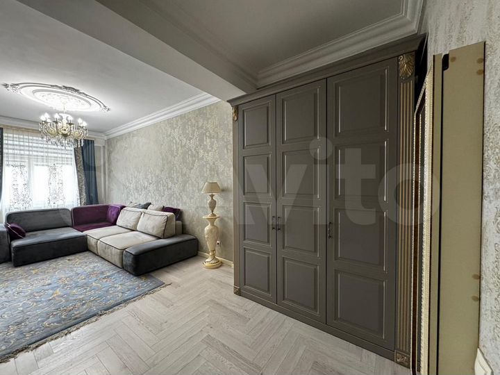 3-к. квартира, 95 м², 9/13 эт.