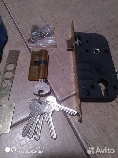 Замок врезной apecs