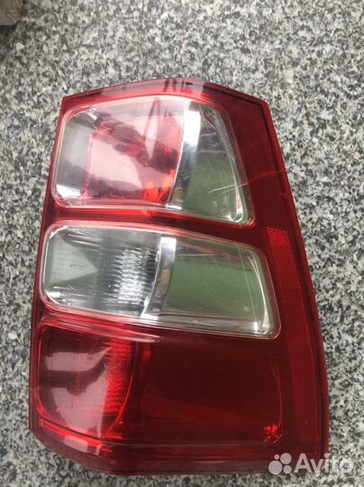 Продам фонарь задний suzuki grand vitara