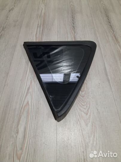 Форточка Глухое стекло крыла Kia soul 2 Лев