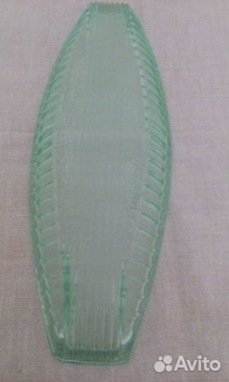 Рюмки и селёдочница из зелёного стекла СССР