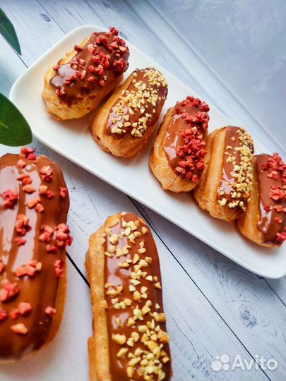 Эклеры / заварные пирожные / десерт
