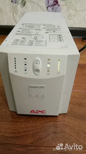 Ибп APC smart-ups 700