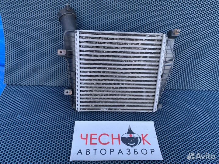 Радиатор интеркулера правый VW Touareg GP