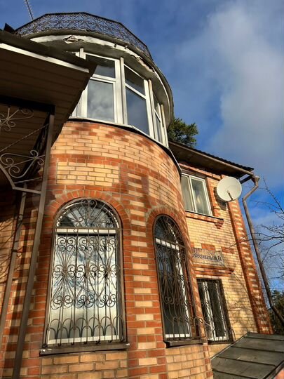 Дом 393,8 м² на участке 9 сот.