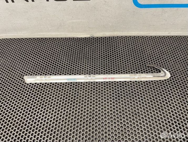 Молдинг стекла задний правый Audi A6 C7 cdnb 2.0