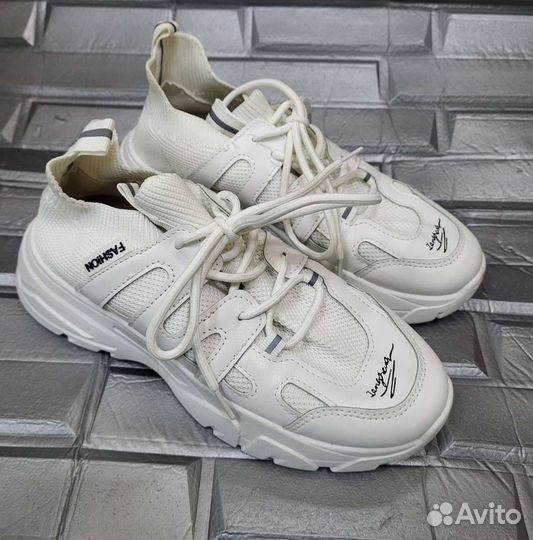 Кроссовки женские 38 размер