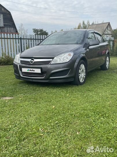Opel Astra 1.6 МТ, 2011, 169 672 км