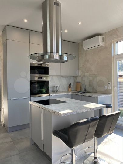 Коттедж 180 м² на участке 4 сот.